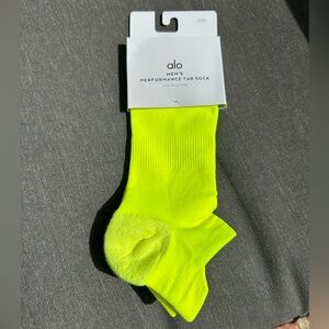 ALO Yoga Men's Athletic Socks - Highlighter Yellow  size L/XL